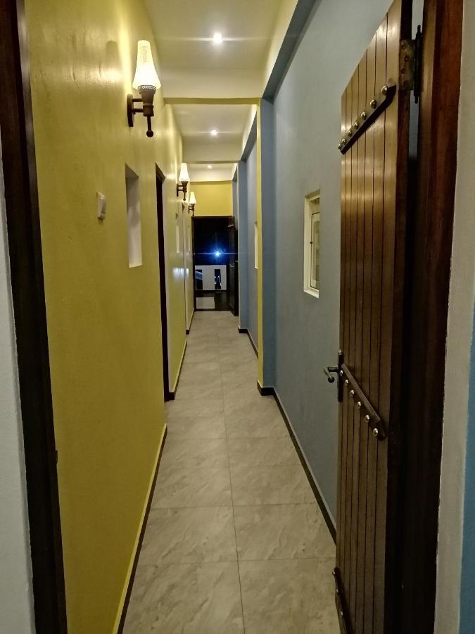 Le Petit Hotel & Restaurant Негомбо Екстериор снимка
