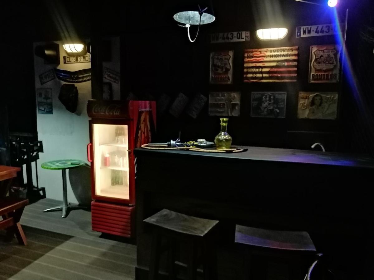 Le Petit Hotel & Restaurant Негомбо Екстериор снимка